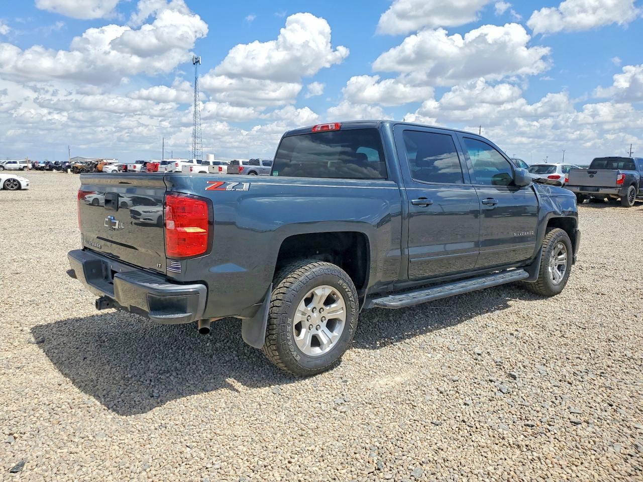 2018 Chevrolet Silverado K1500 Lt - Image 3