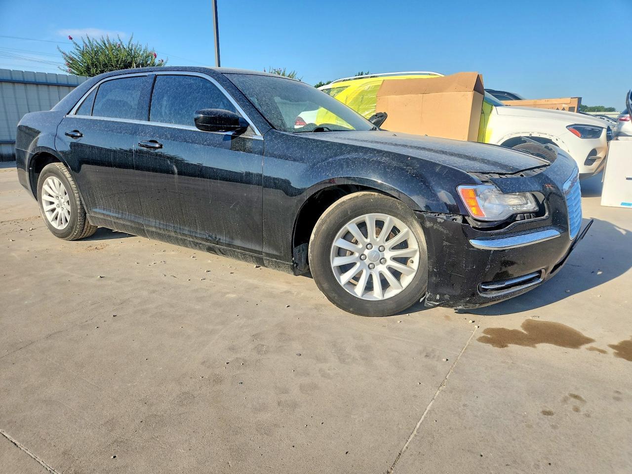 2014 Chrysler 300 - Image 4