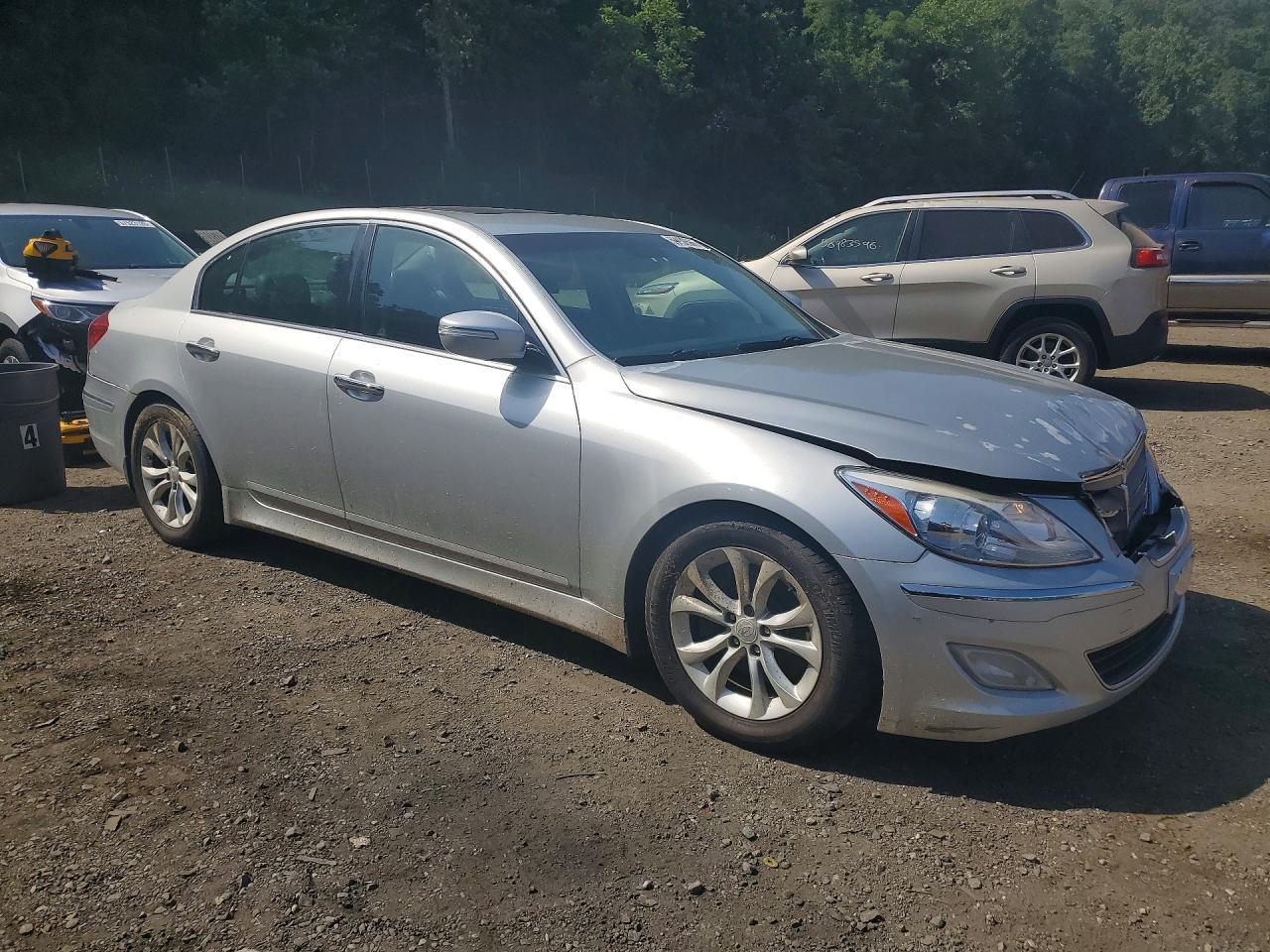2013 Hyundai Genesis - Image 4