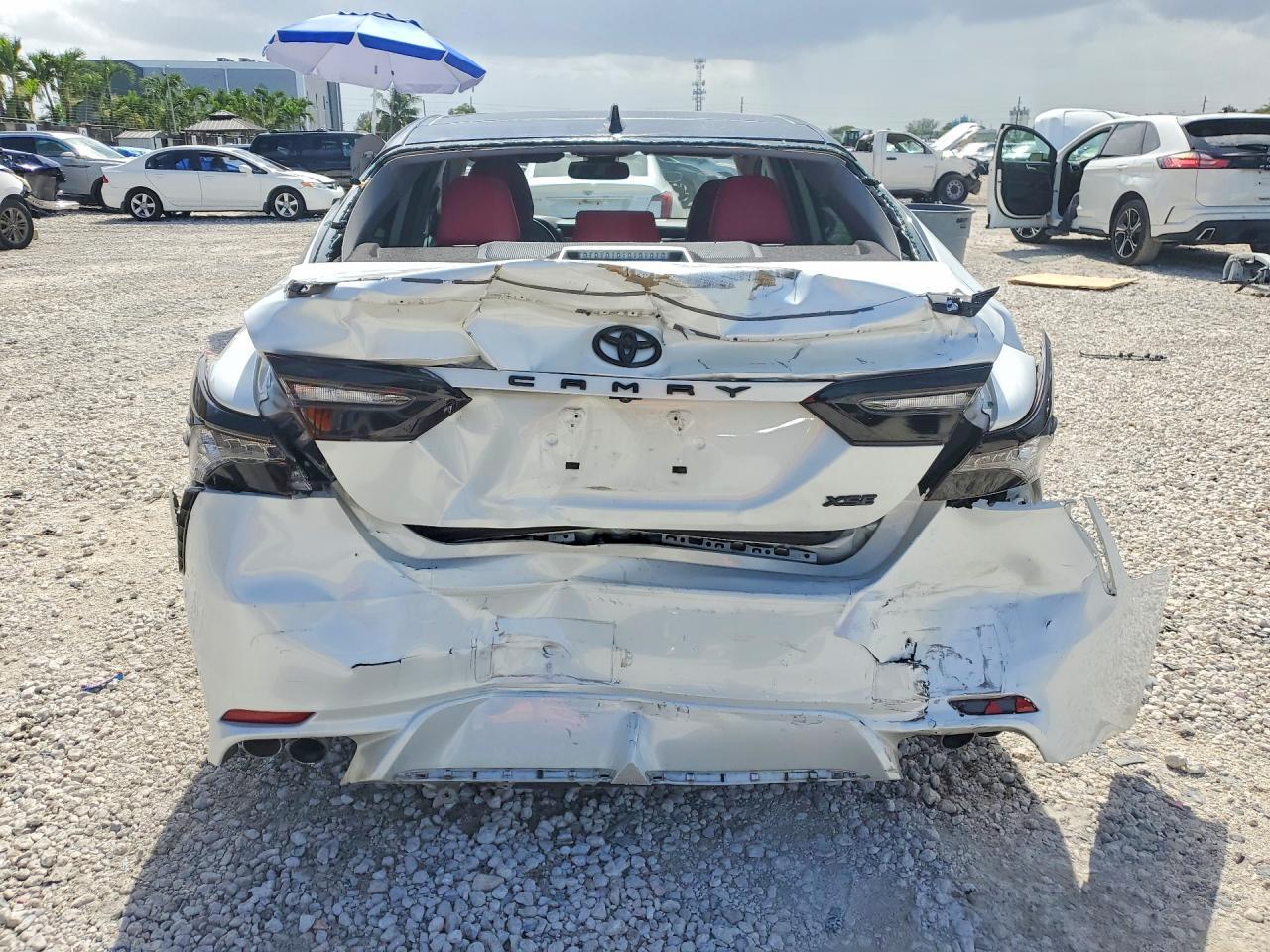 2021 Toyota Camry Xse - Фото 6