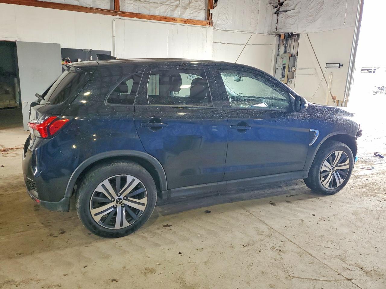 2024 Mitsubishi Outlander Sport S/Se - Фото 3
