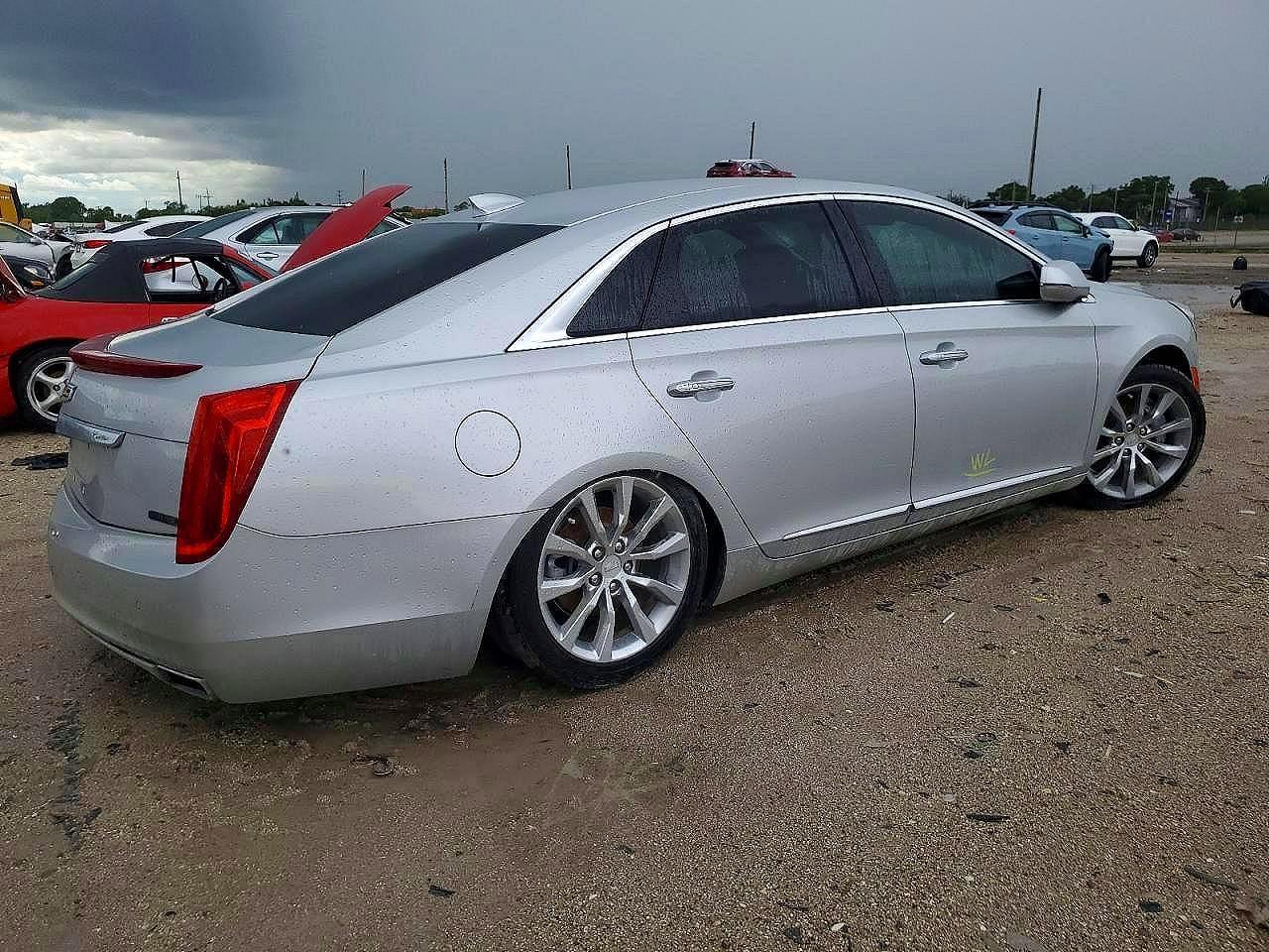 2017 Cadillac Xts Luxury - Image 3