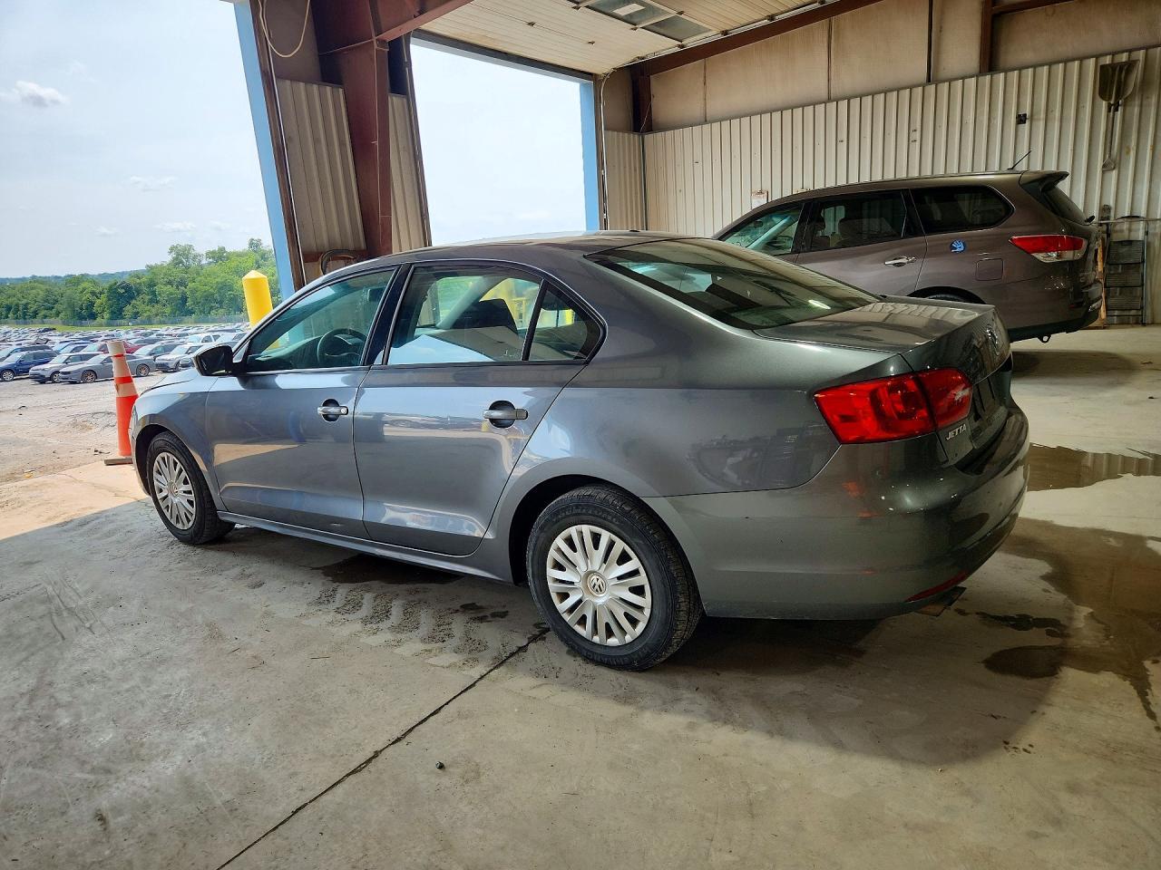 2012 Volkswagen Jetta Base/S - Фото 2