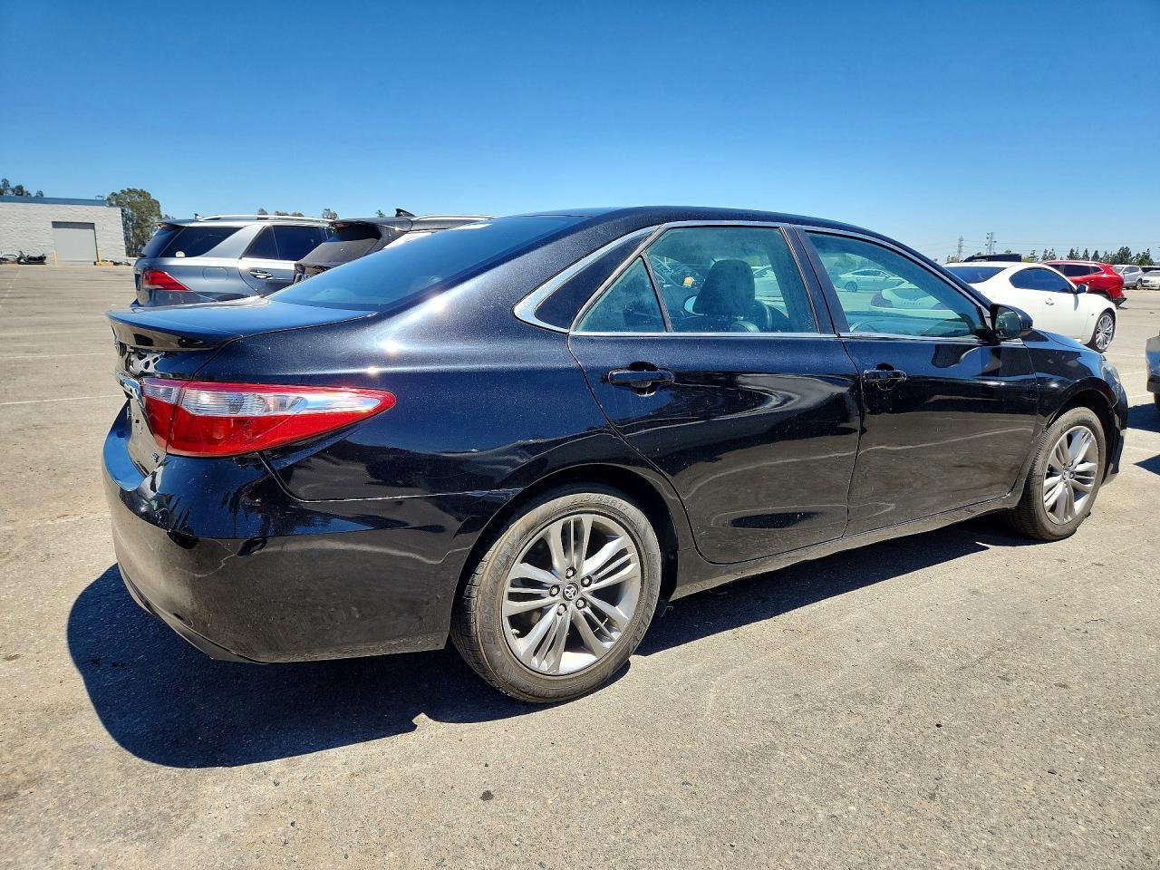 2015 Toyota Camry Se - Фото 3