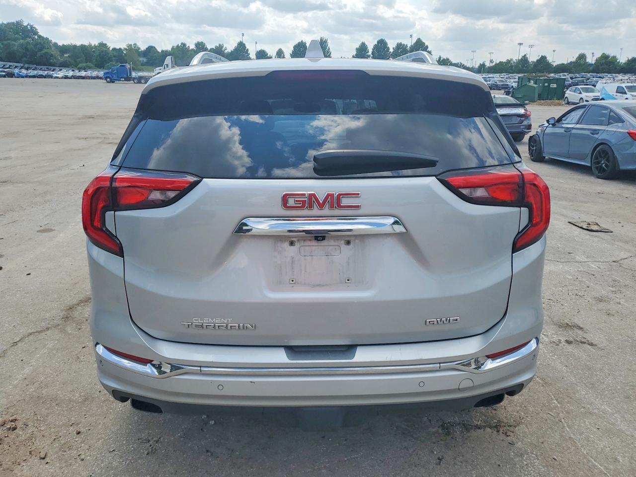 2019 GMC Terrain Denali - Image 6