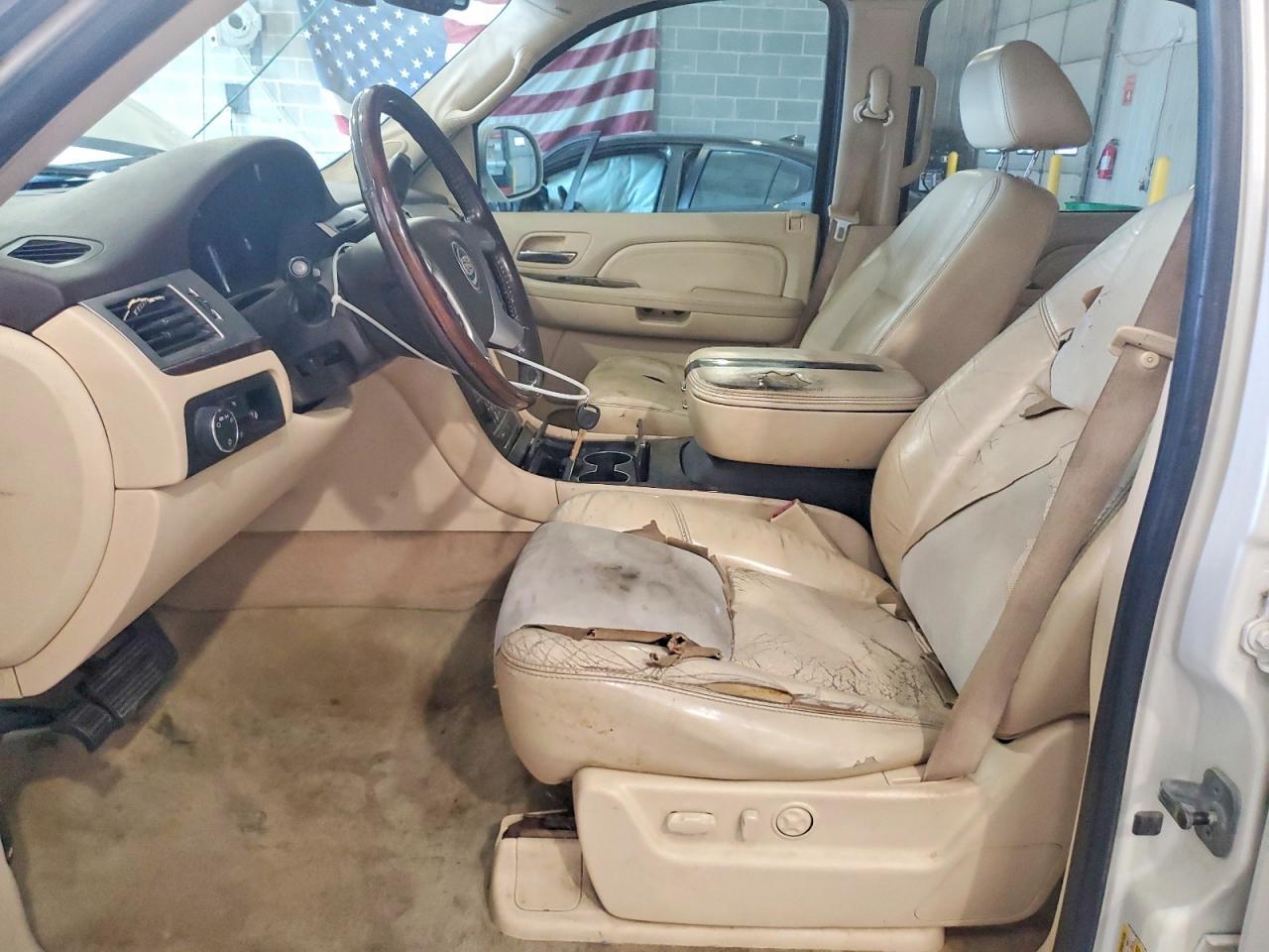 2007 Cadillac Escalade Luxury - Image 7