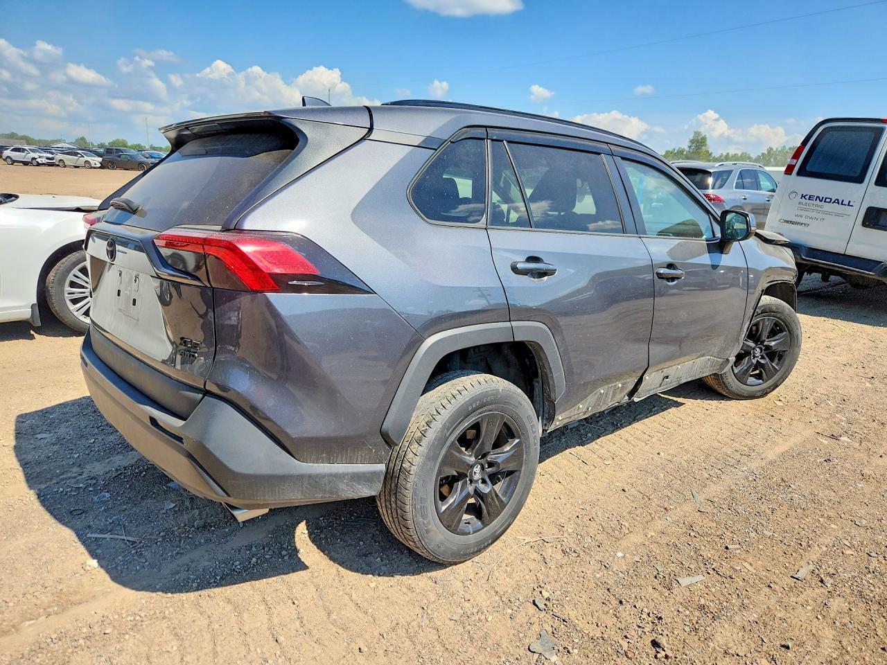 2021 Toyota Rav4 Xle - Image 3