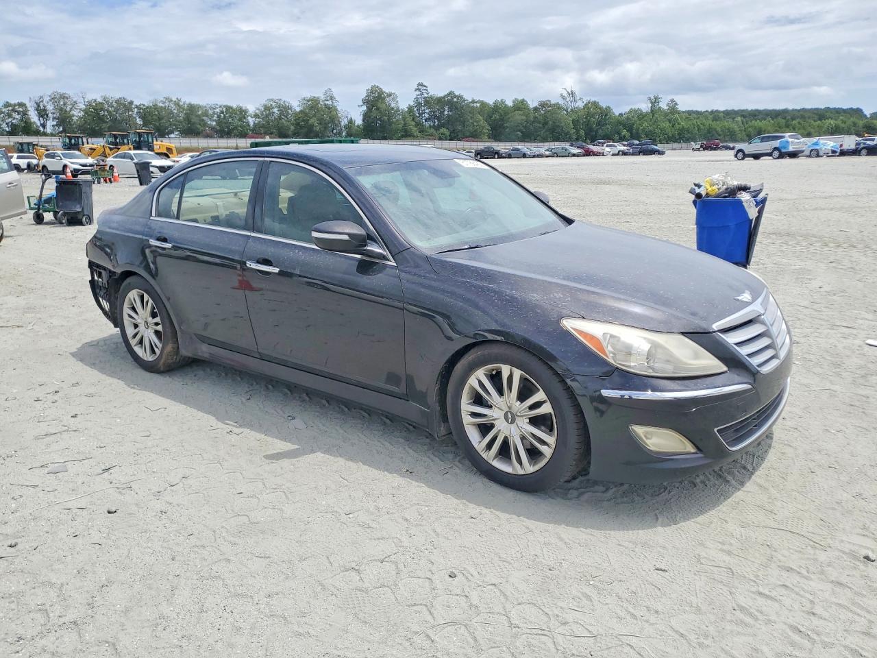 2014 Hyundai Genesis 3.8L - Image 4