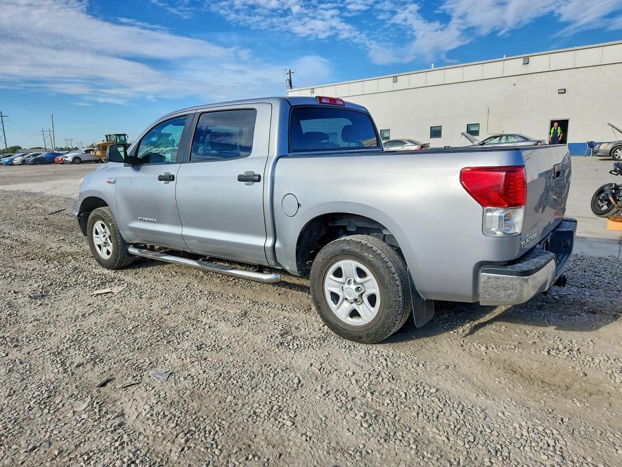 2010 Toyota Tundra Crewmax Sr5 - Image 2