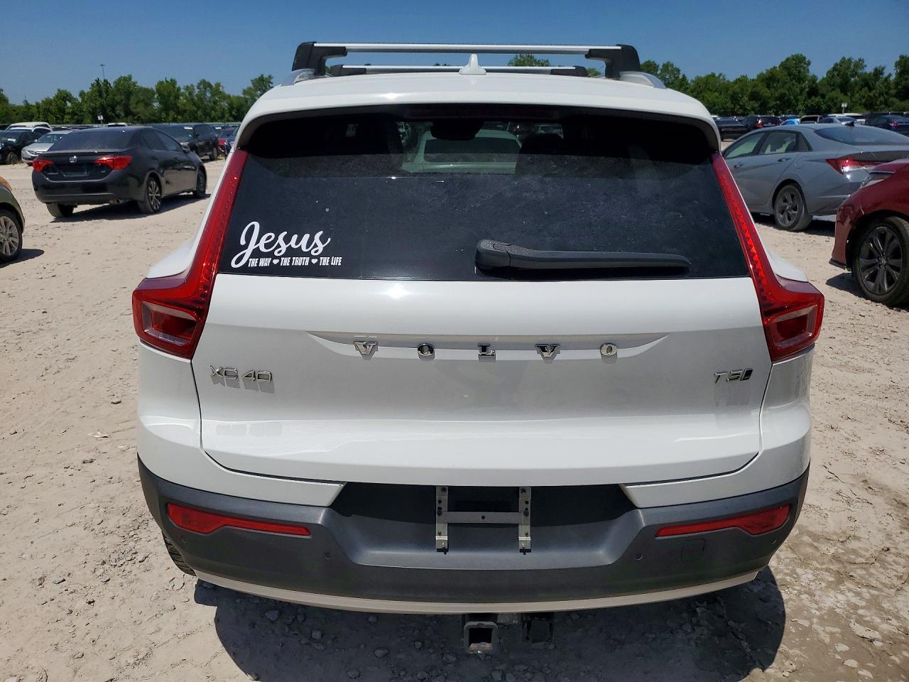 2019 Volvo Xc40 T5 Momentum - Image 6