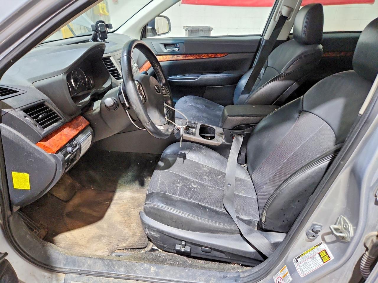 2012 Subaru Outback 2.5I Limited - Image 7