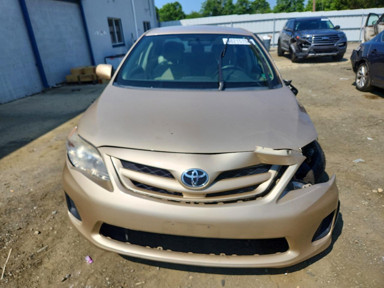 2011 Toyota Corolla Le - Image 5