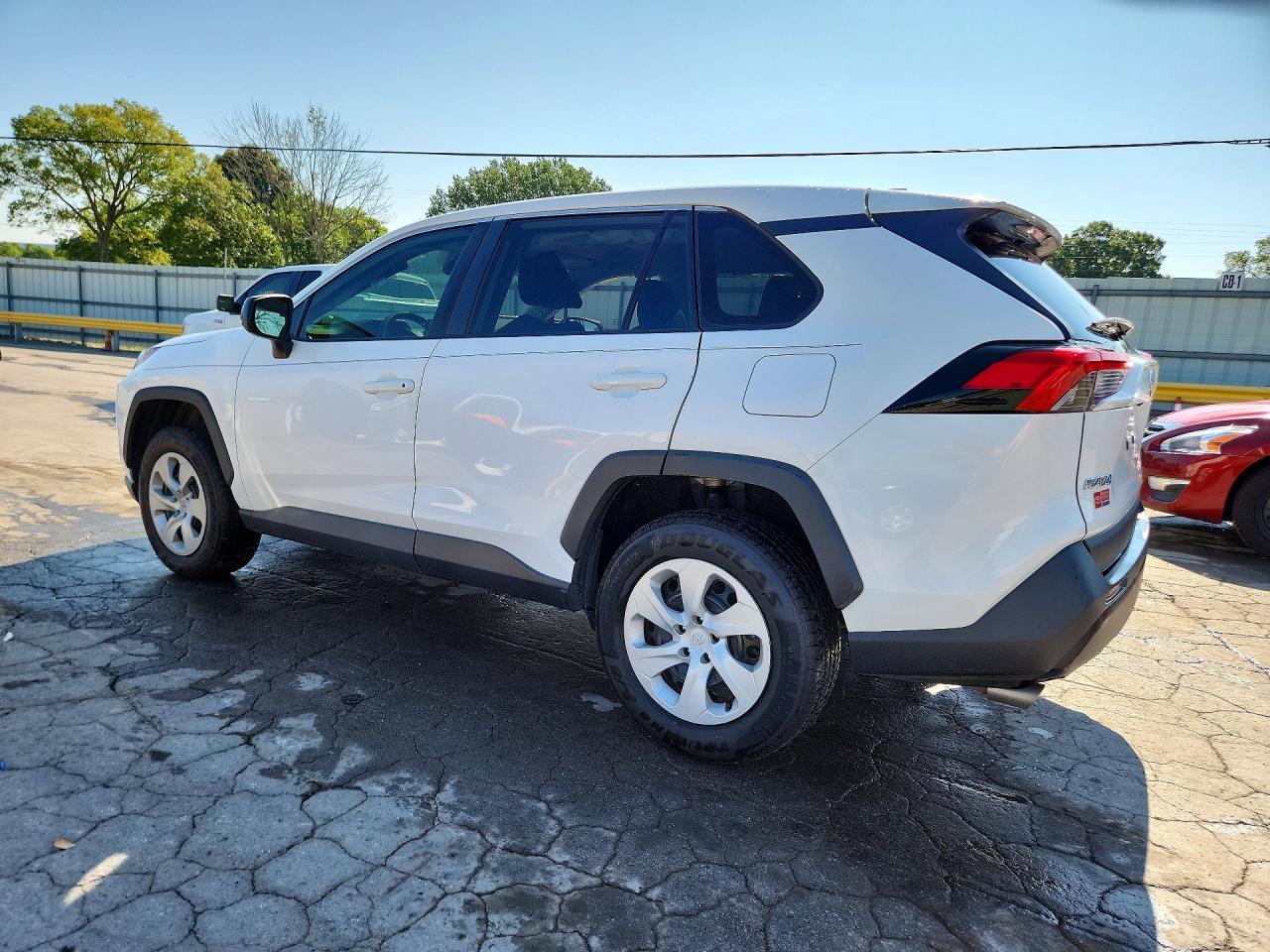 2023 Toyota Rav4 Le - Фото 2