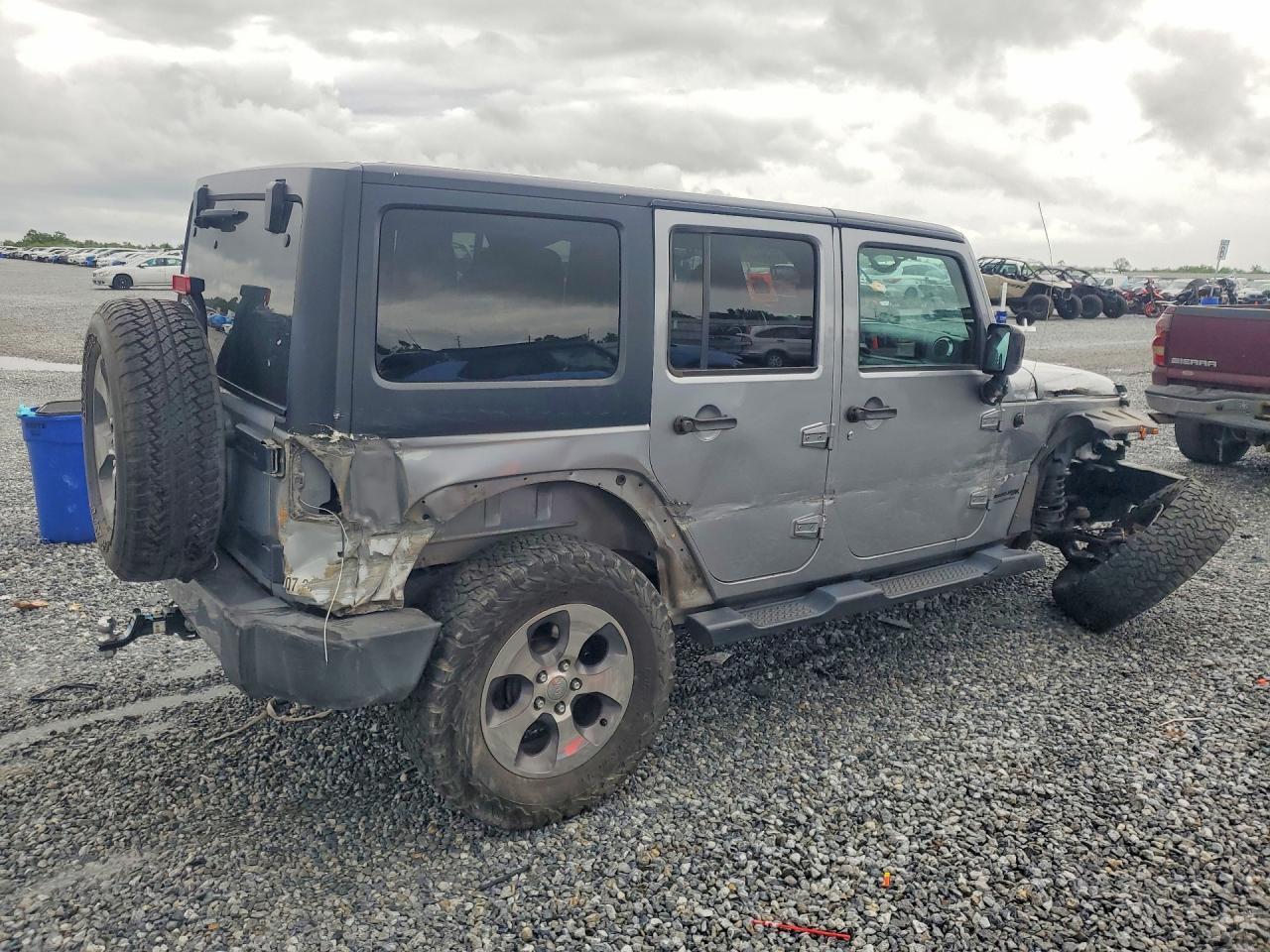 2018 Jeep Wrangler Unlimited Sahara - Фото 3