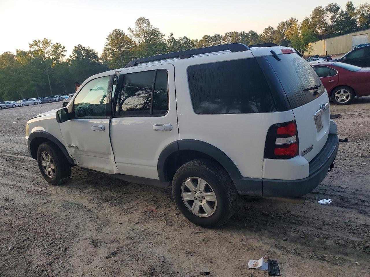 2007 Ford Explorer Xlt - Image 2