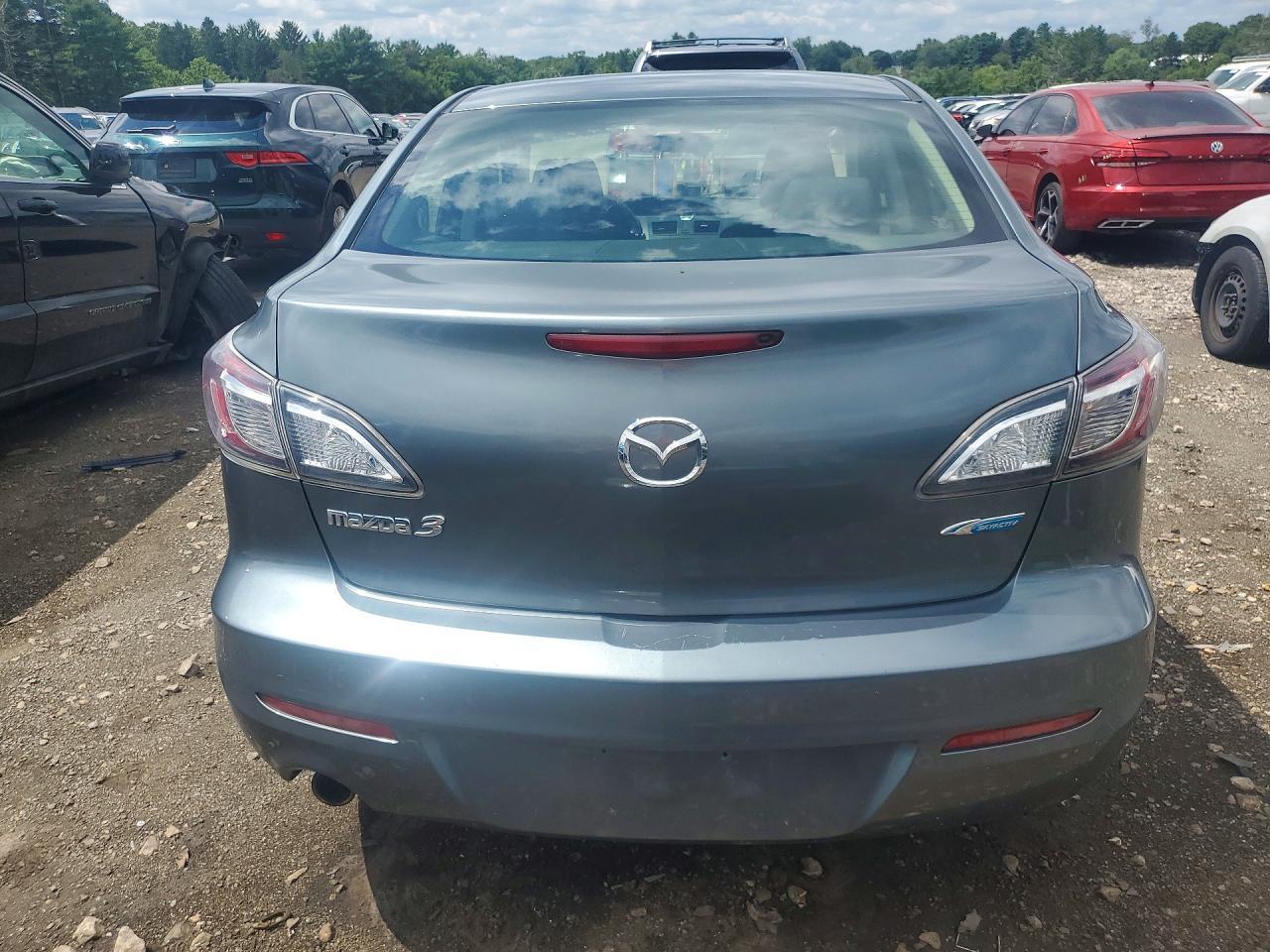 2013 Mazda 3 I - Image 6
