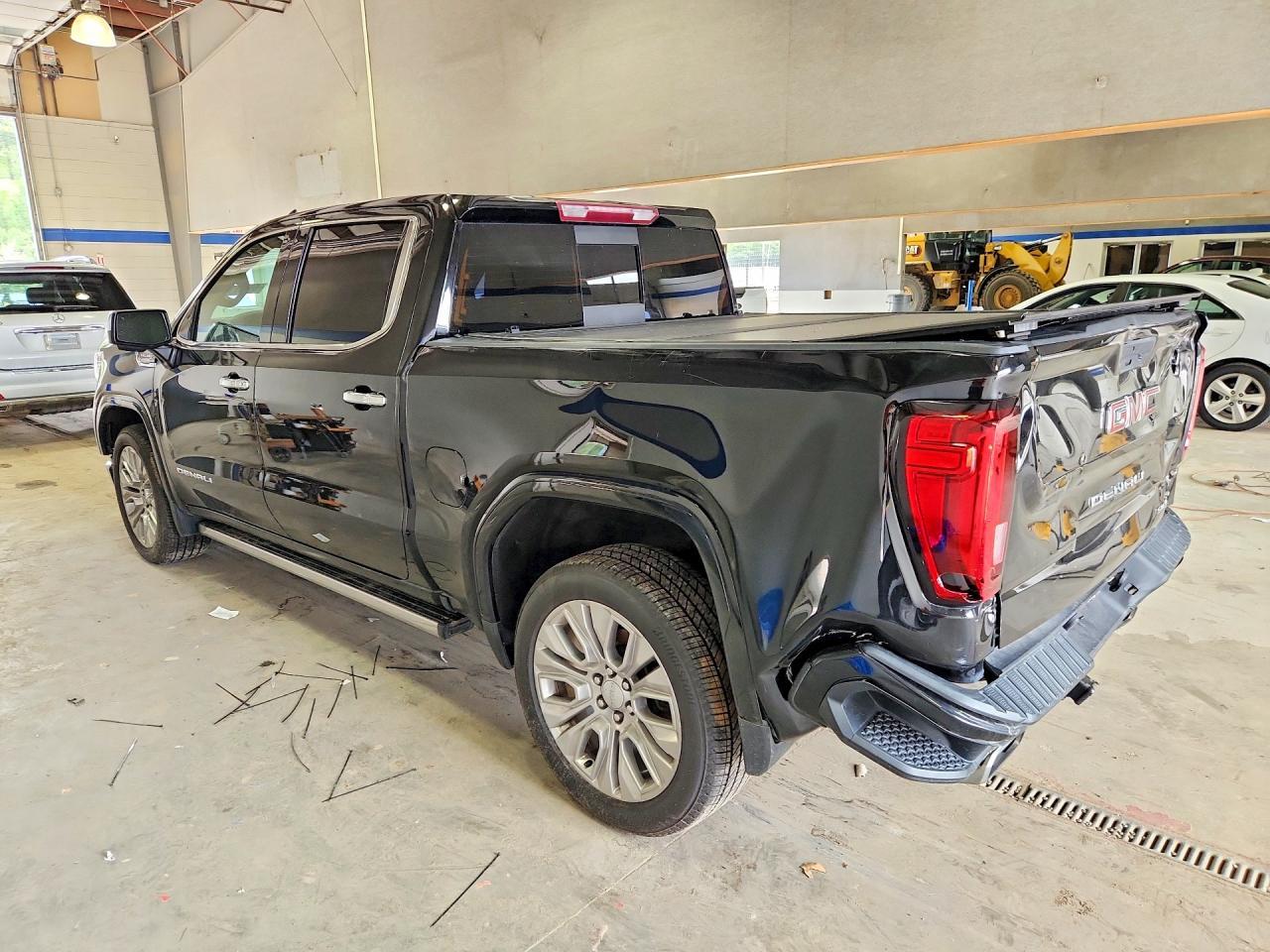 2022 GMC Sierra Limited K1500 Denali - Image 2
