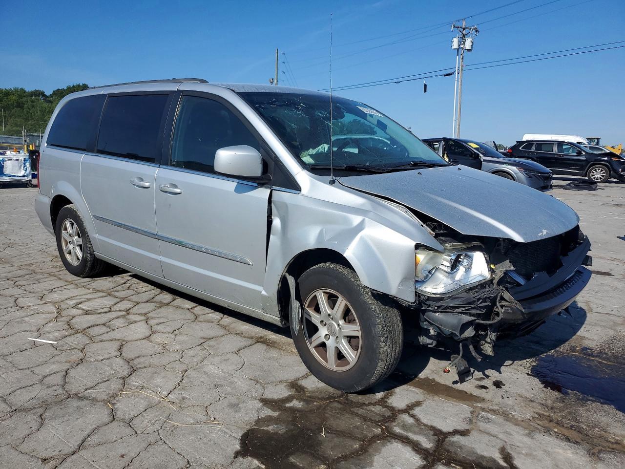 2012 Chrysler Town & Country Touring - Фото 4