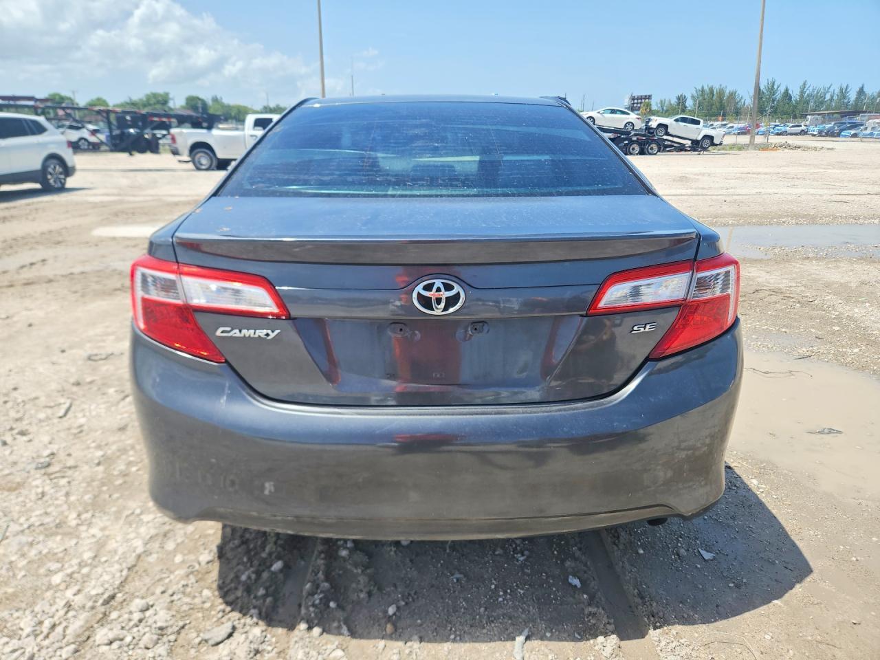 2012 Toyota Camry Le - Фото 6