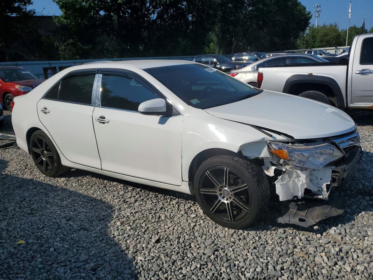 2012 Toyota Camry L - Фото 4