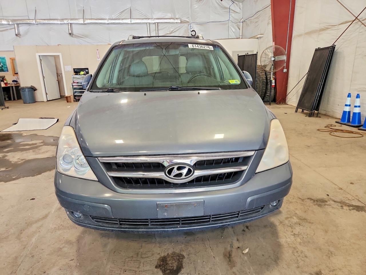 2007 Hyundai Entourage Gls - Image 5