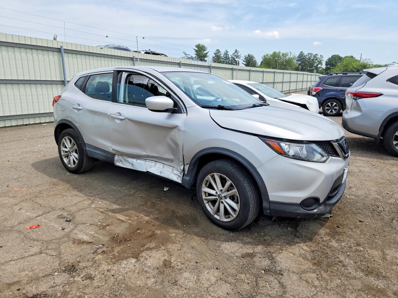 2019 Nissan Rogue Sport S - Фото 4