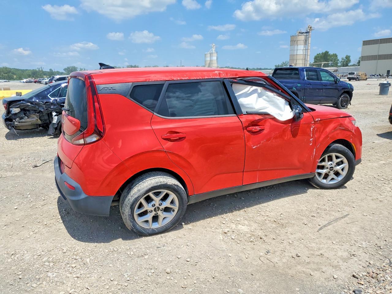 2022 Kia Soul Lx - Image 3