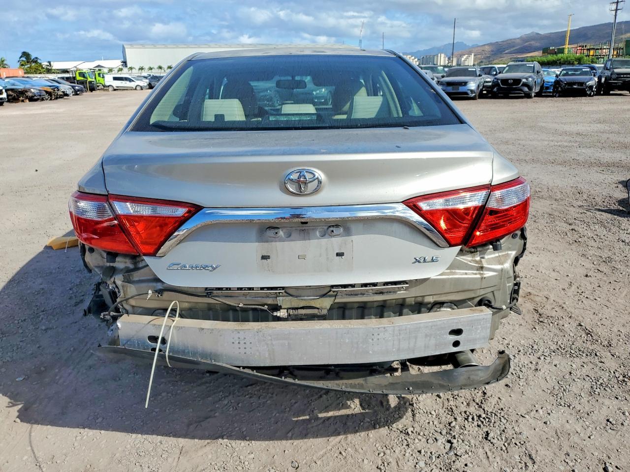 2016 Toyota Camry Le - Фото 6