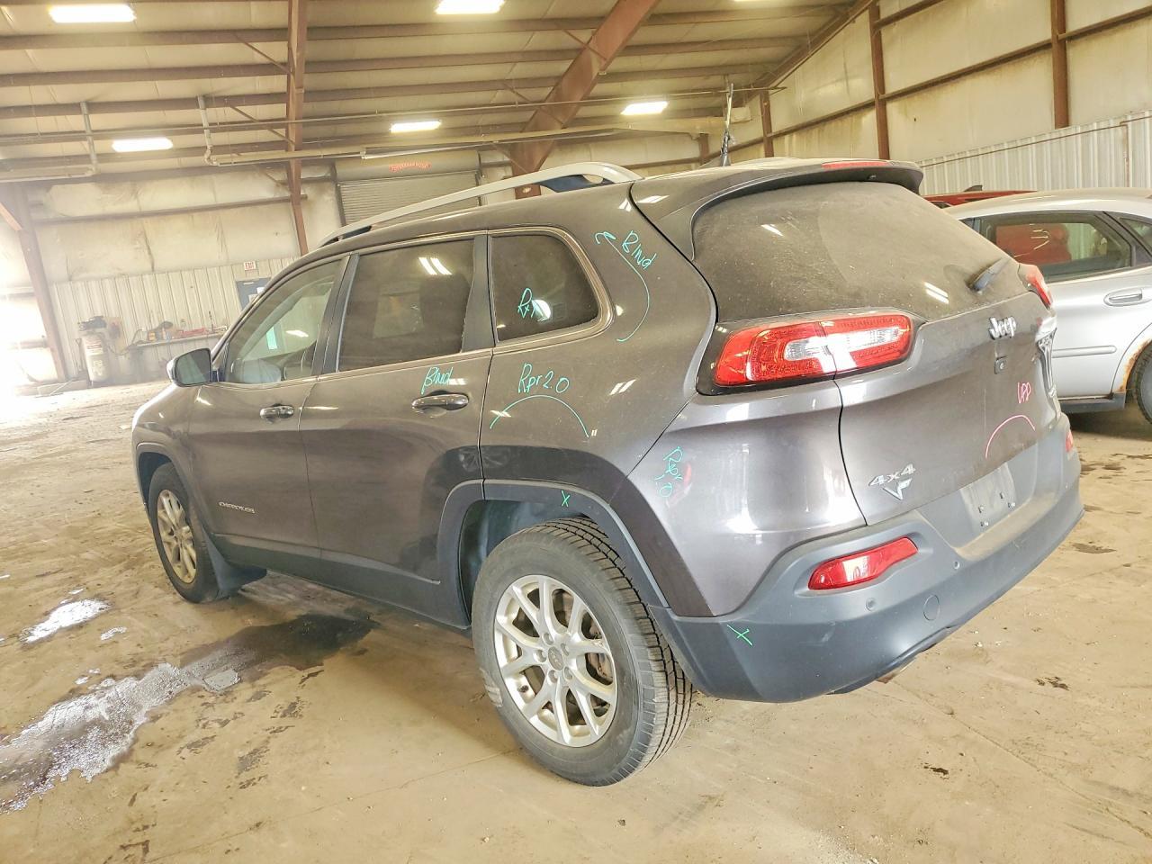 2016 Jeep Cherokee Latitude - Фото 2