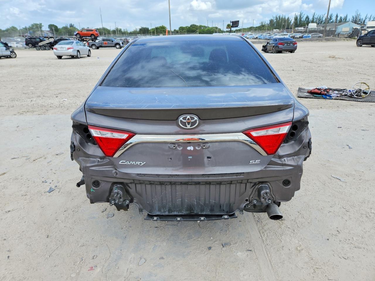 2017 Toyota Camry Se - Image 6