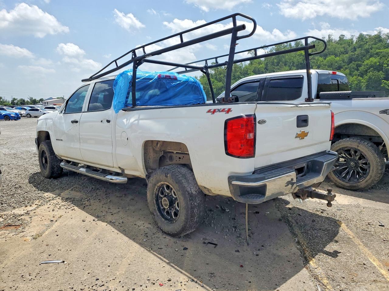 2016 Chevrolet Silverado K2500 Heavy Duty - Фото 2