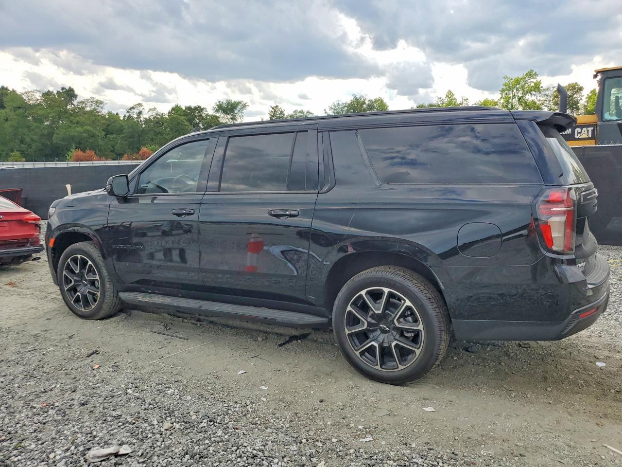 2024 Chevrolet Suburban K1500 Rst - Image 2