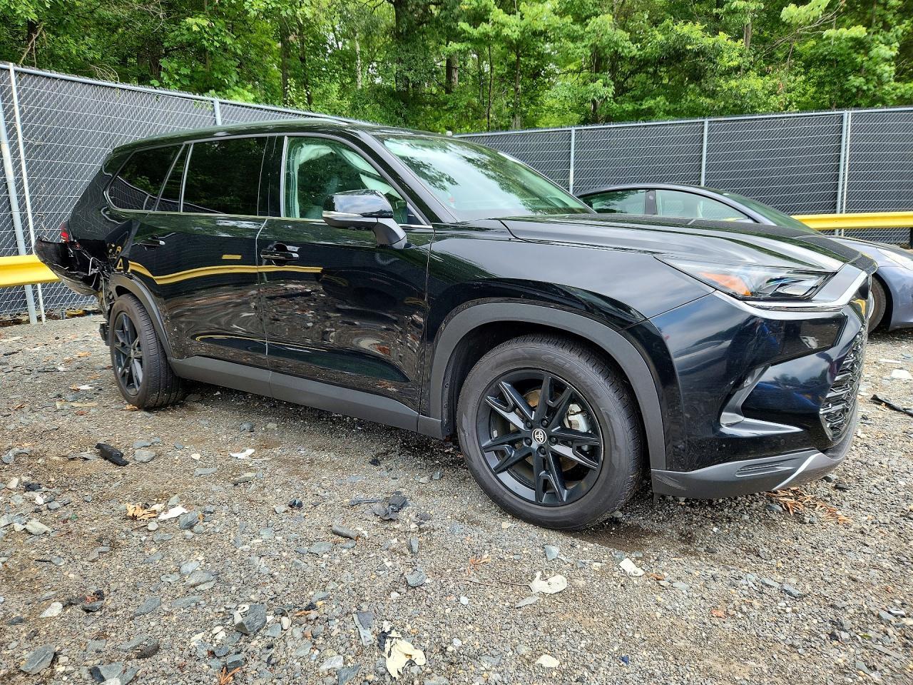 2025 Toyota Grand Highlander Hybrid Limited - Image 4