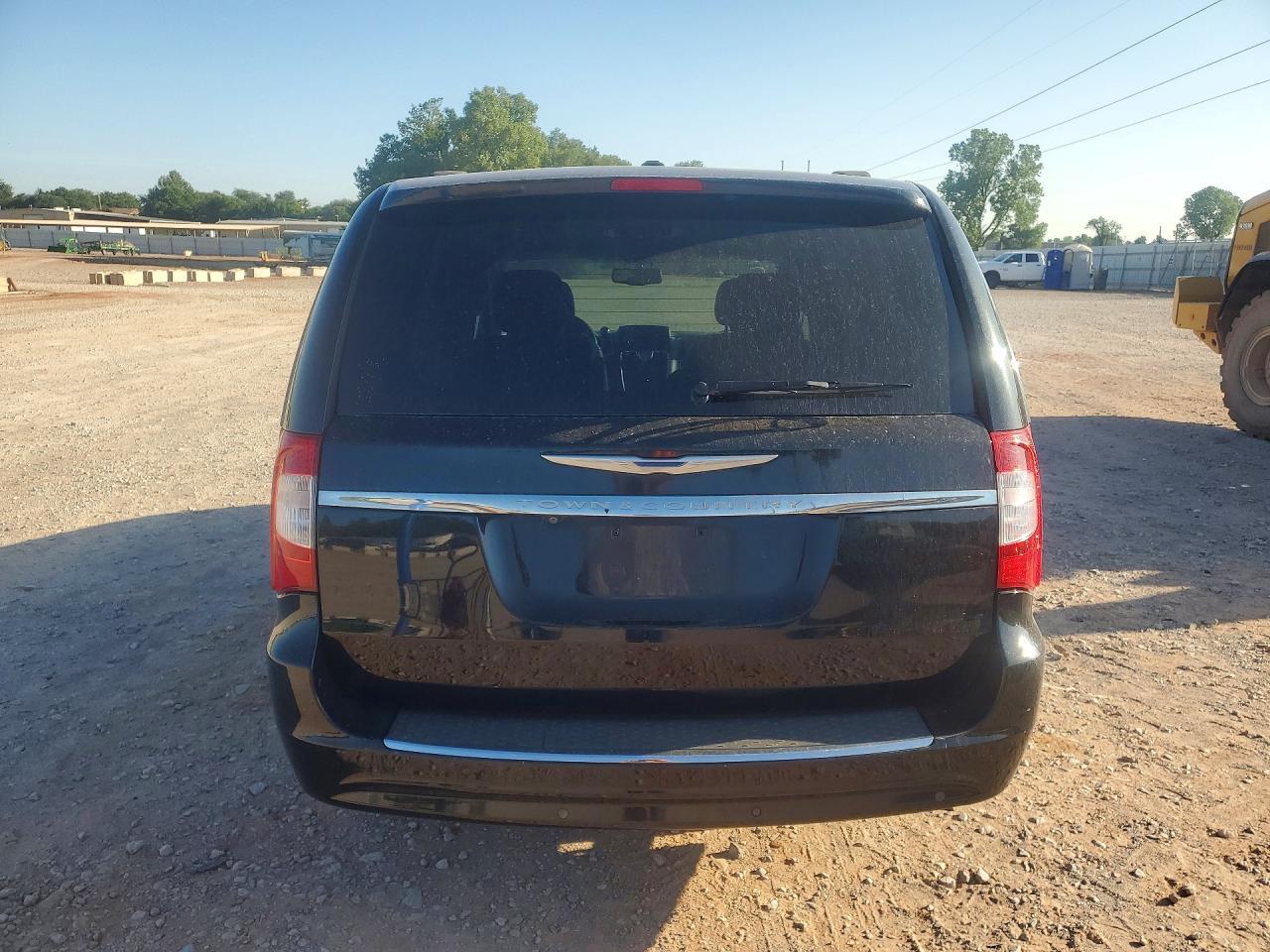 2015 Chrysler Town & Country Touring L - Фото 6