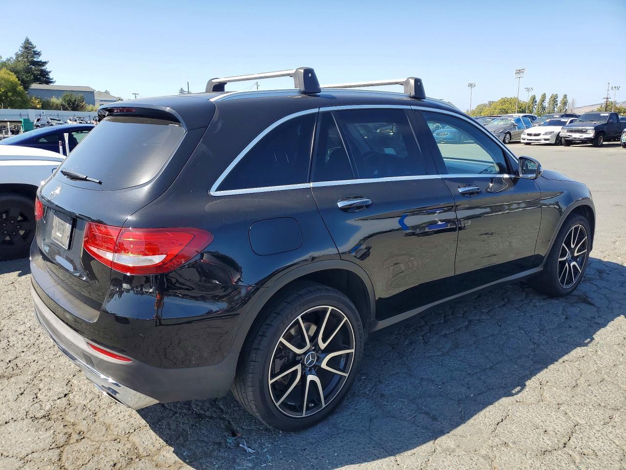 2016 Mercedes-Benz Glc 300 - Фото 3