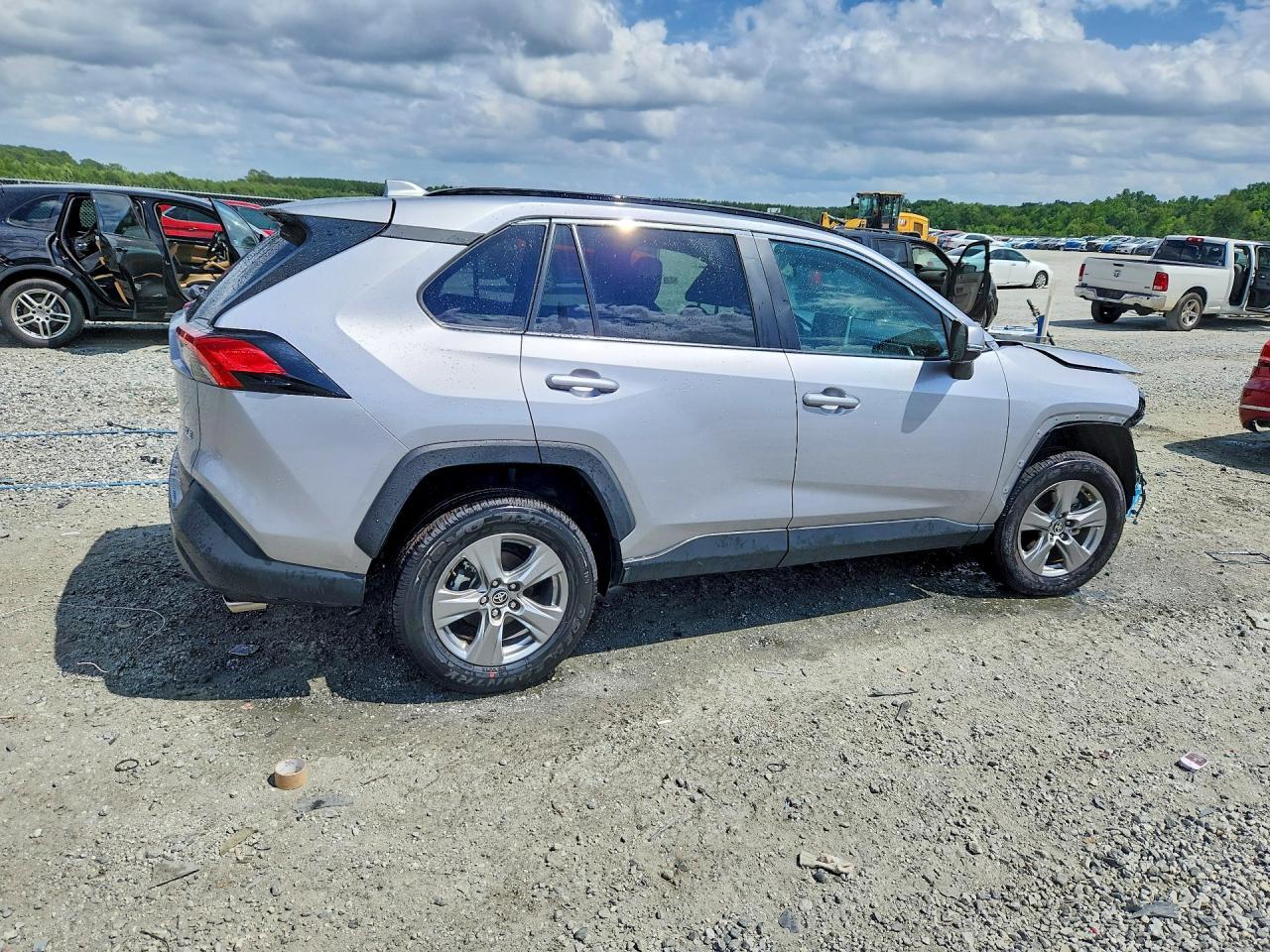 2024 Toyota Rav4 Xle - Image 3