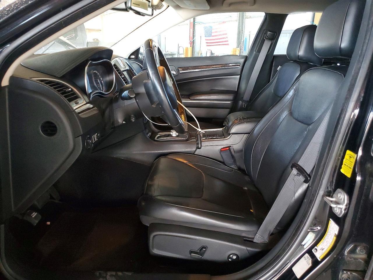 2018 Chrysler 300 Limited - Image 7