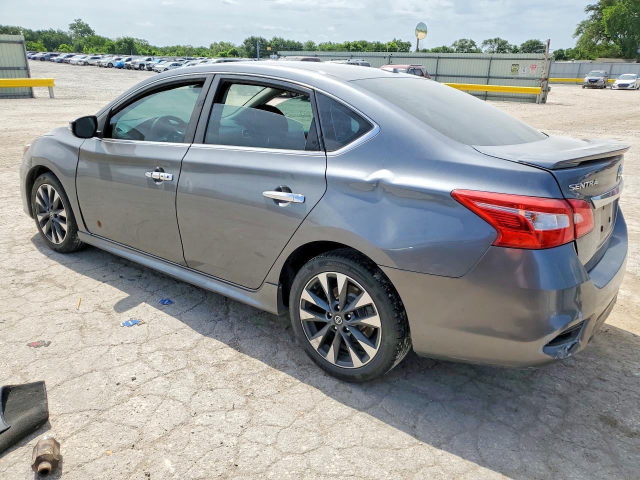 2019 Nissan Sentra Sr - Image 2