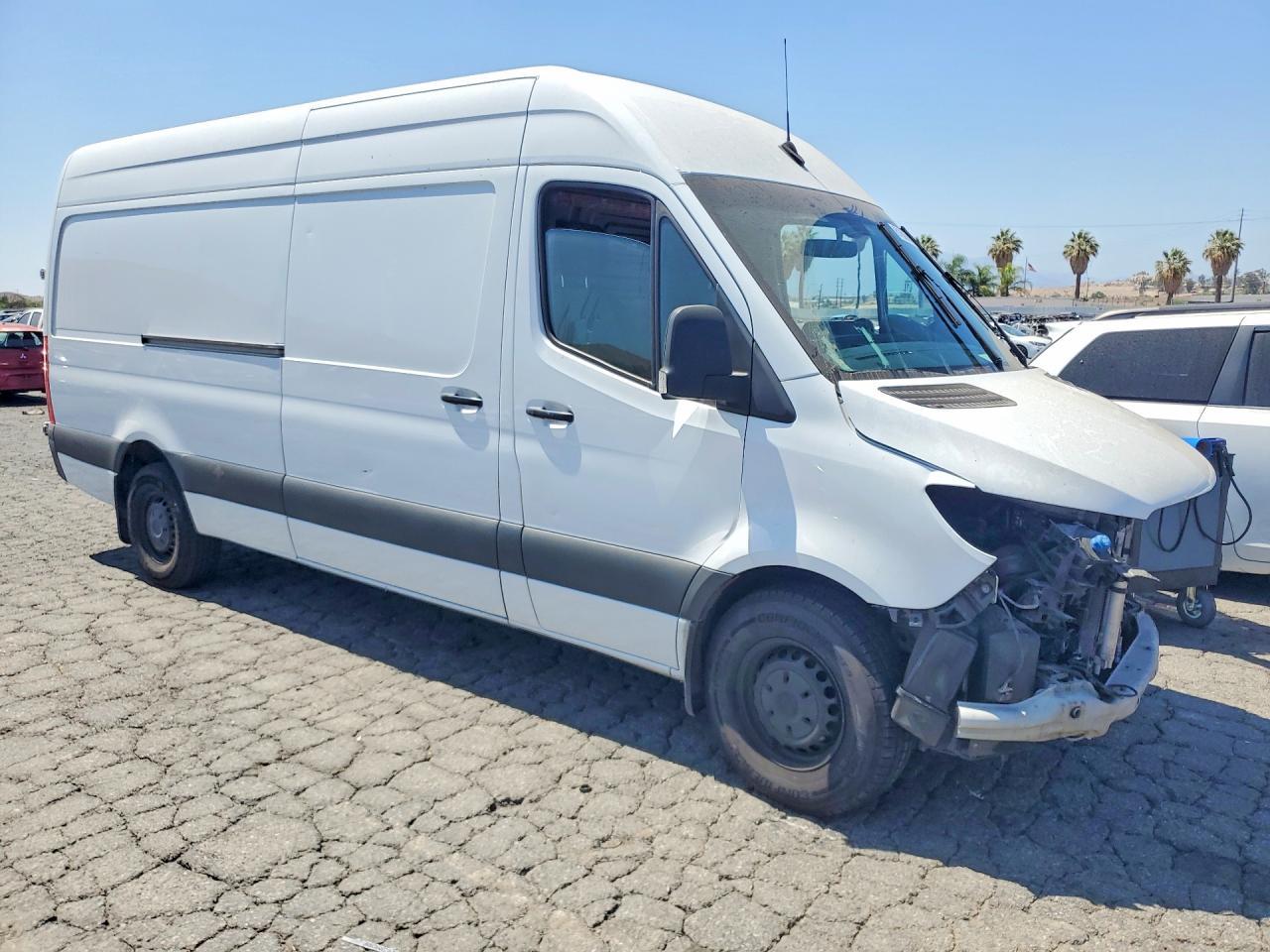 2021 Mercedes-Benz Sprinter 2500 Delivery Van - Фото 4