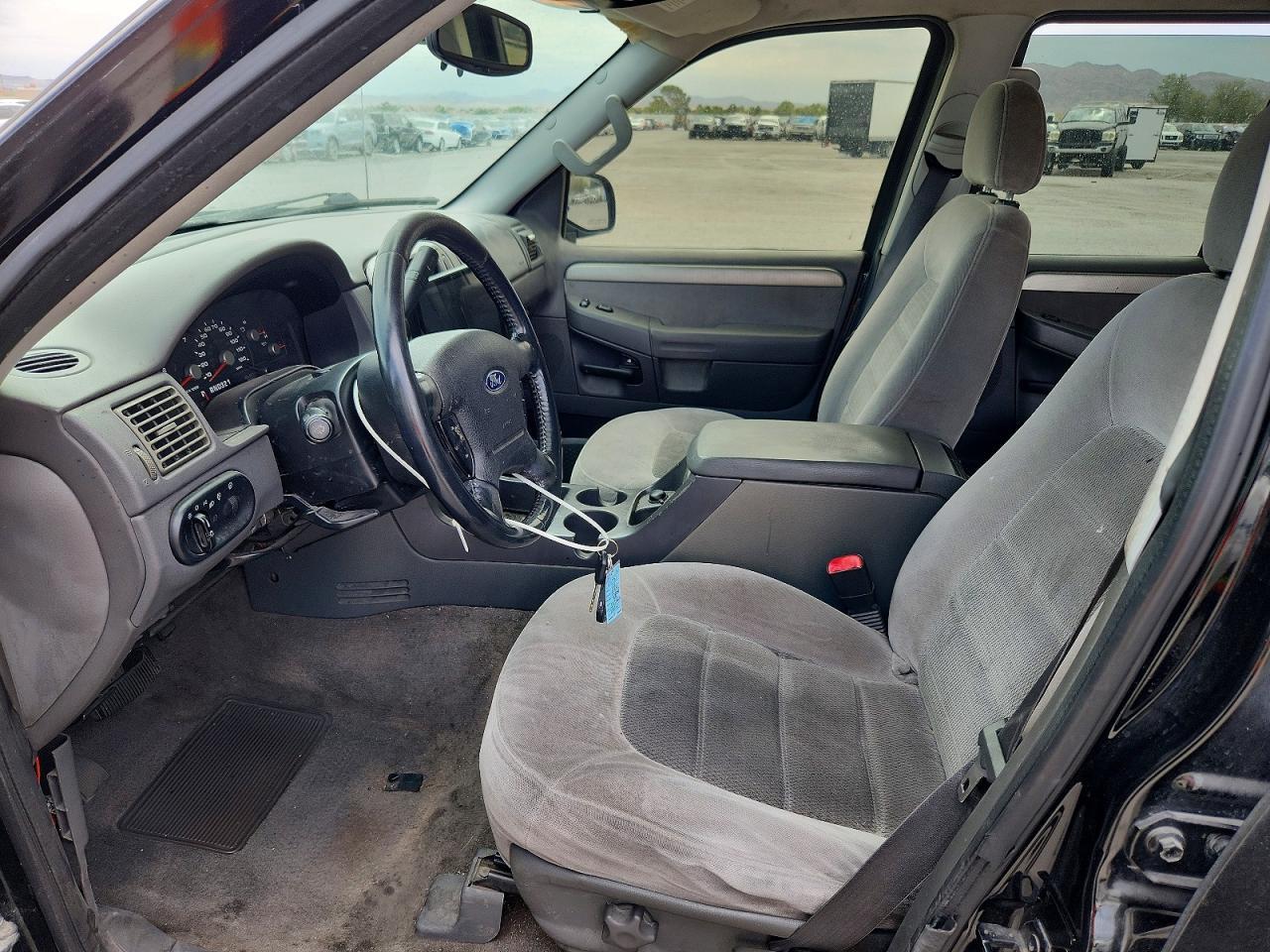 2004 Ford Explorer Xlt - Image 7