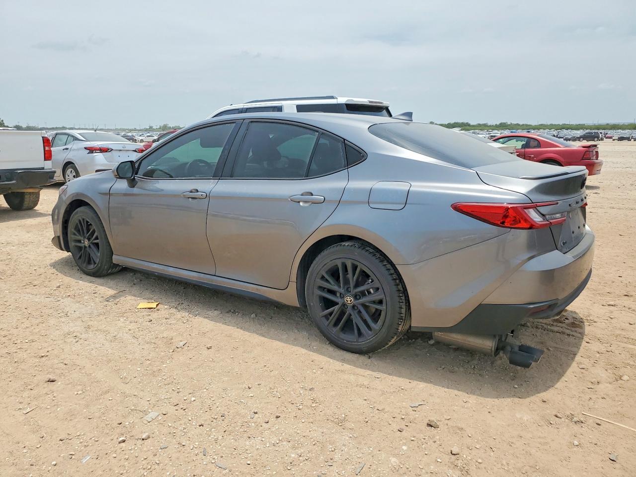 2025 Toyota Camry Se - Фото 2