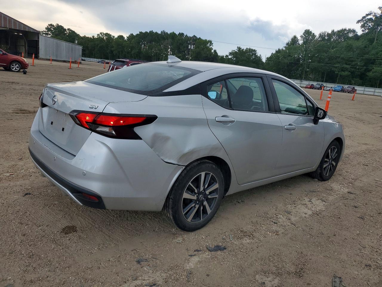 2021 Nissan Versa Sv - Фото 3