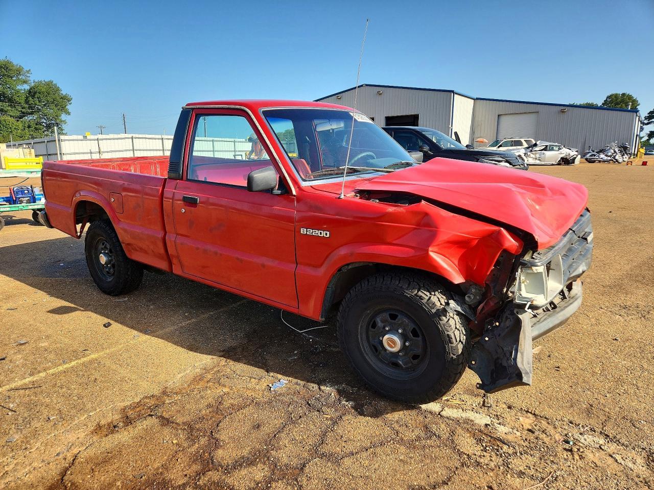 1990 Mazda B2200 Short Bed - Фото 4