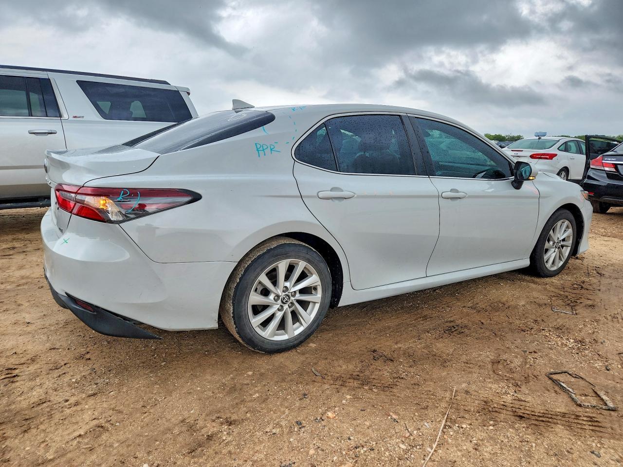 2023 Toyota Camry Le - Image 3