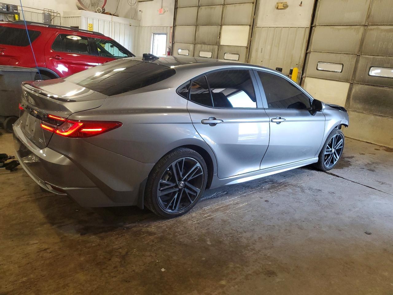 2026 Toyota Camry Xse - Фото 3