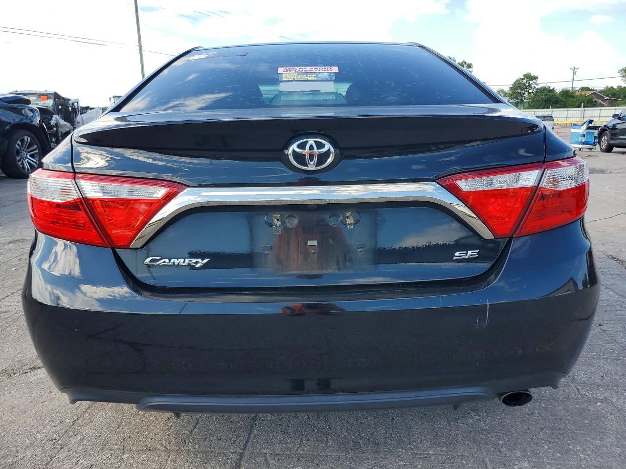 2017 Toyota Camry Se - Image 6