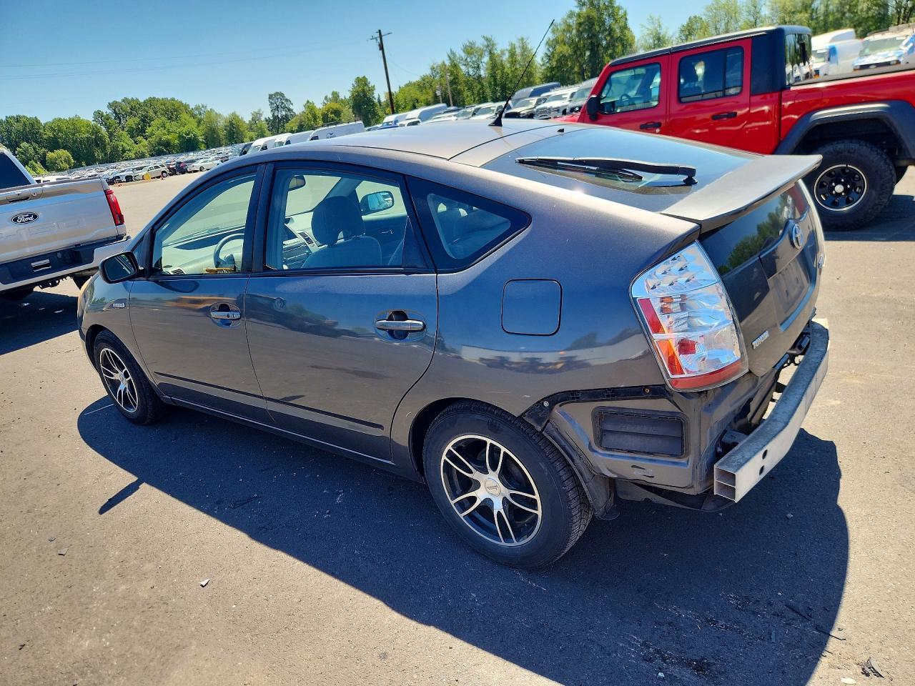 2007 Toyota Prius Touring - Image 2