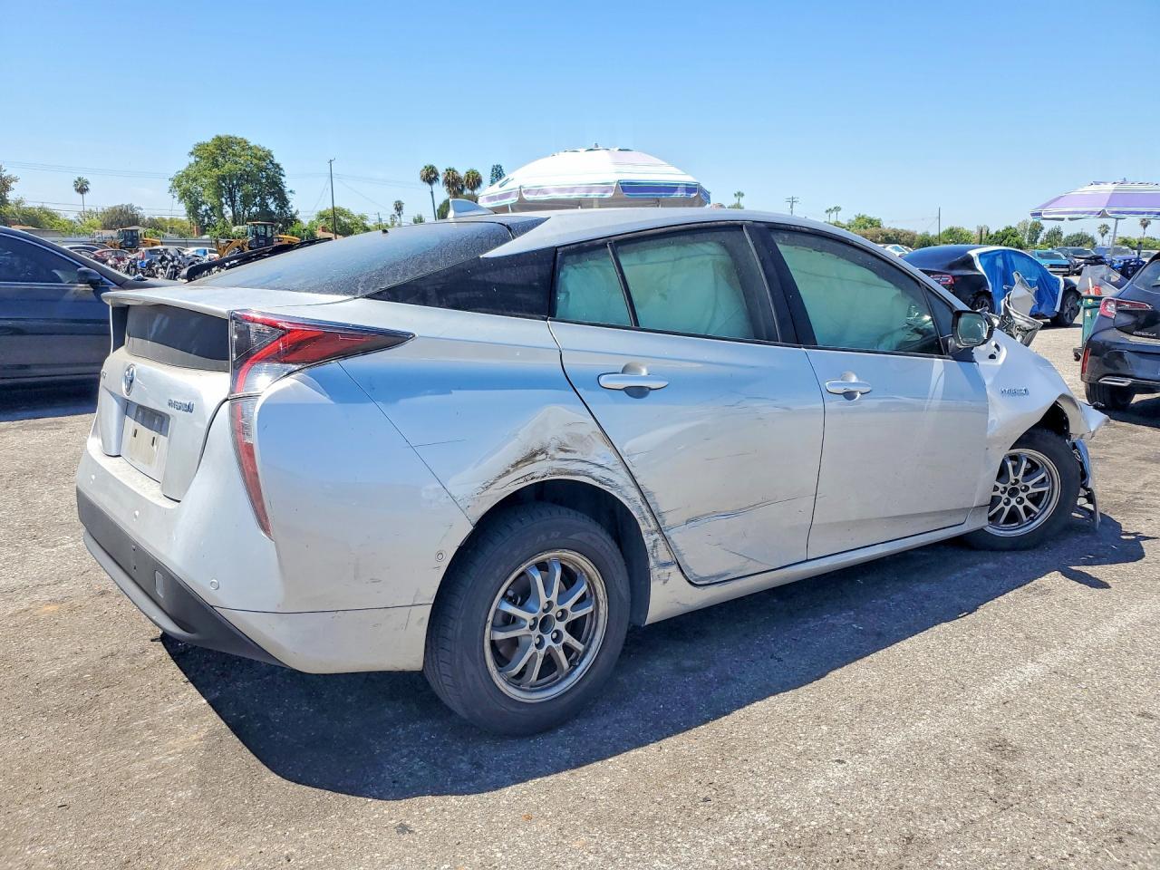 2018 Toyota Prius Two - Фото 3