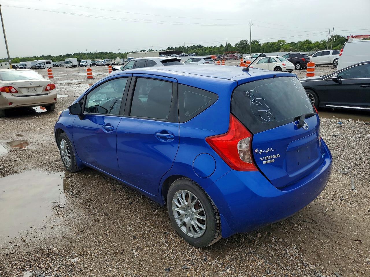 2015 Nissan Versa Note Sv - Image 2