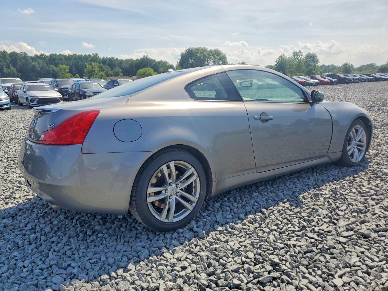 2009 Infiniti G37 Base/Journey/Sport - Image 3